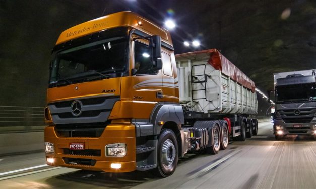 Mercedes-Benz desponta na liderança