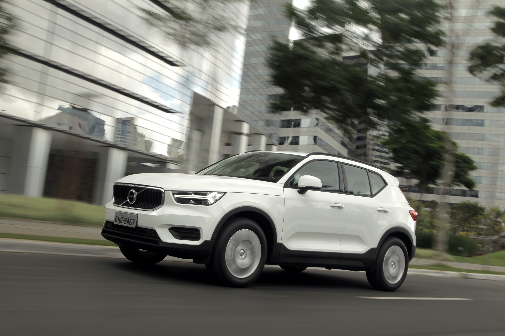 Volvo Cars lança a versão T4 do XC40