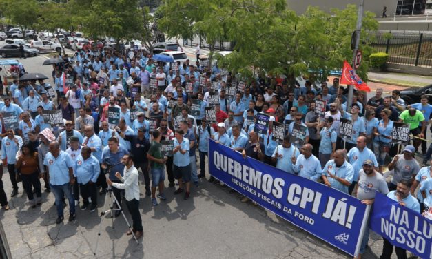 Nova assembleia com trabalhadores da Ford