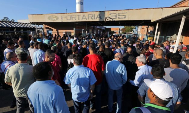 Metalúrgicos da Ford voltam ao trabalho em São Bernardo