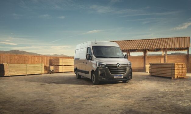 Renault Master renovado ganhou mais segurança e economia