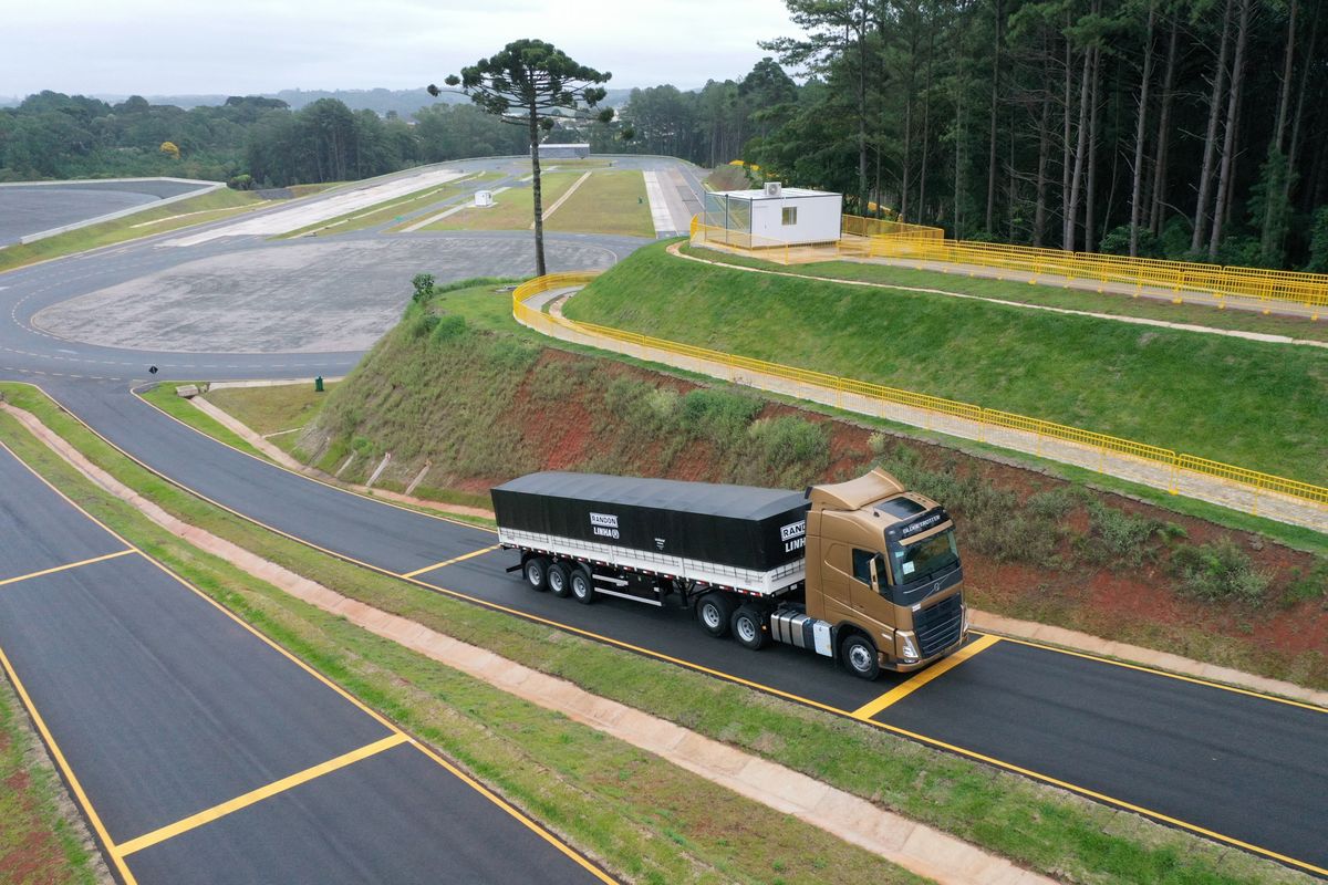 Volvo - campo de provas Curitiba