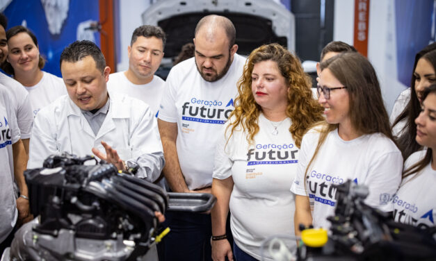 Renault inaugura sala para curso profissionalizante no Senai