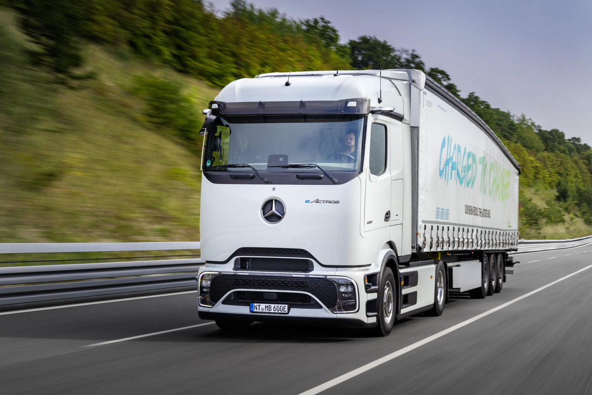 Mercedes-Benz revela o elétrico eActros 600