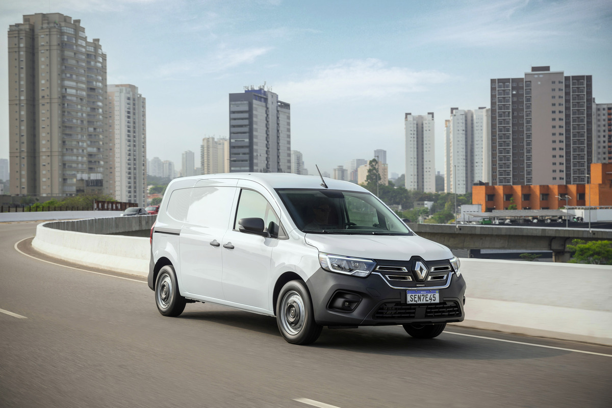 Renault inicia oferta da nova geração do Kangoo E-Tech