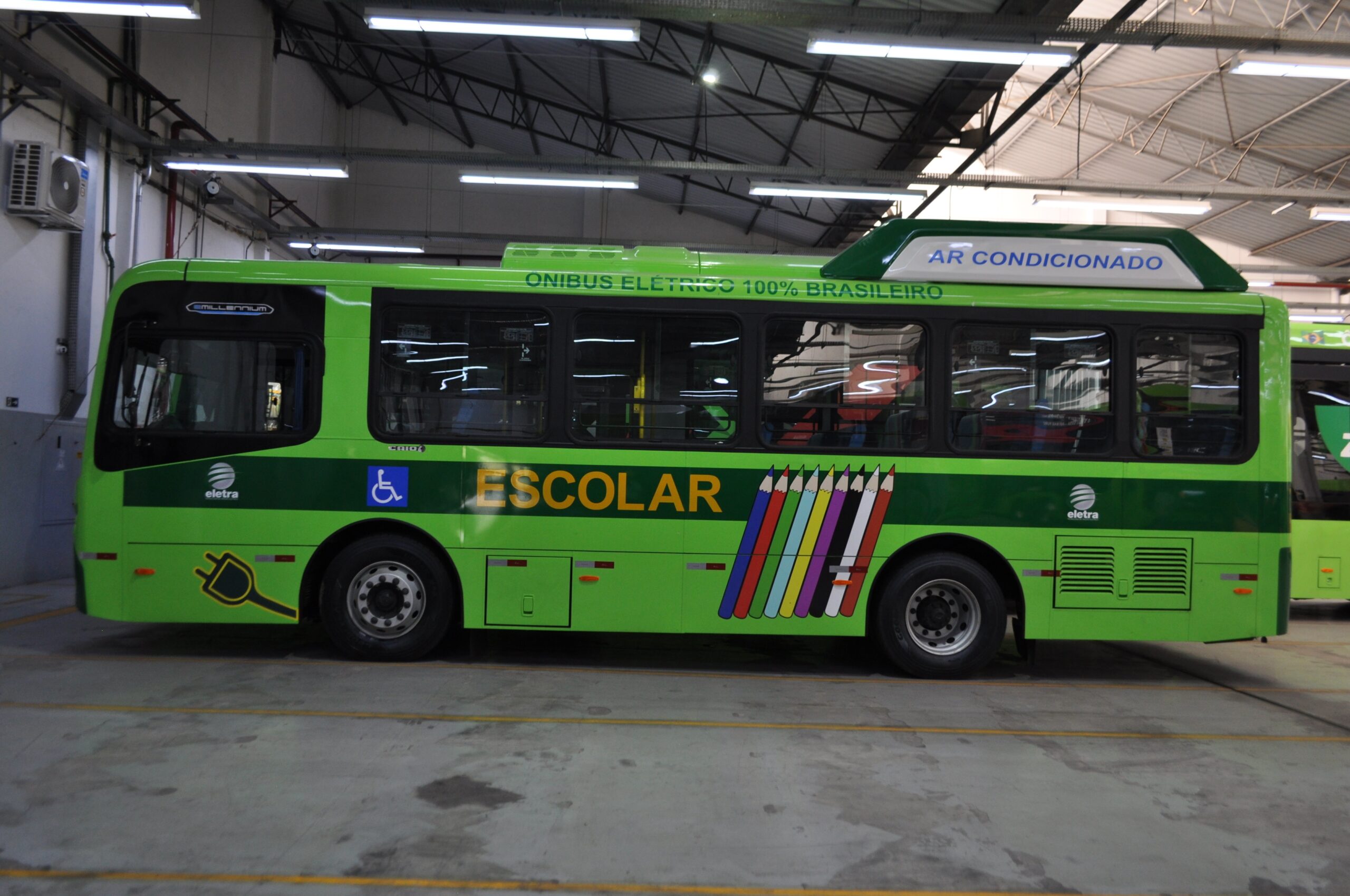 Segmento escolar ganha ônibus elétrico 100% brasileiro