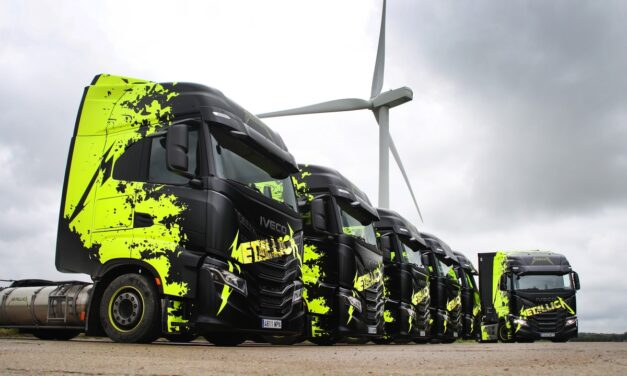 Iveco cai na estrada com o Metallica