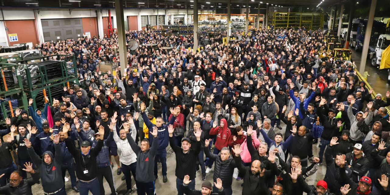 Metalúrgicos da Mercedes-Benz conseguem aumento real