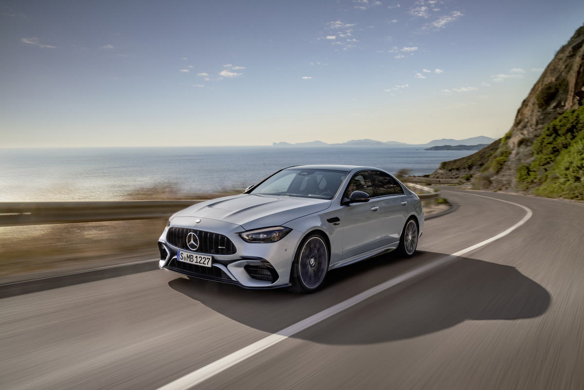 Mercedes-AMG C 63 S E Performance traz tecnologia híbrida da F1