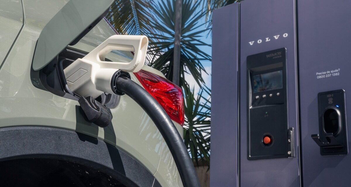 Volvo Car inicia cobrança de recargas elétricas, menos para clientes