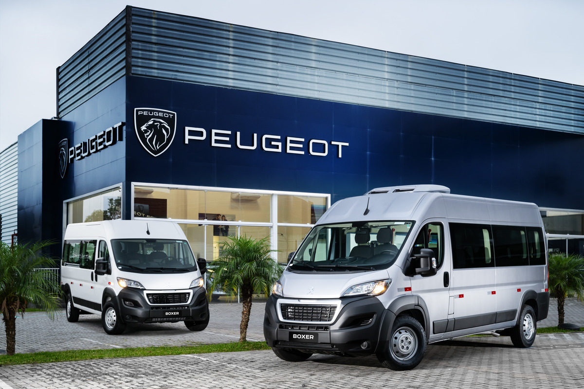 Peugeot inicia venda de novas versões do Boxer Minibus