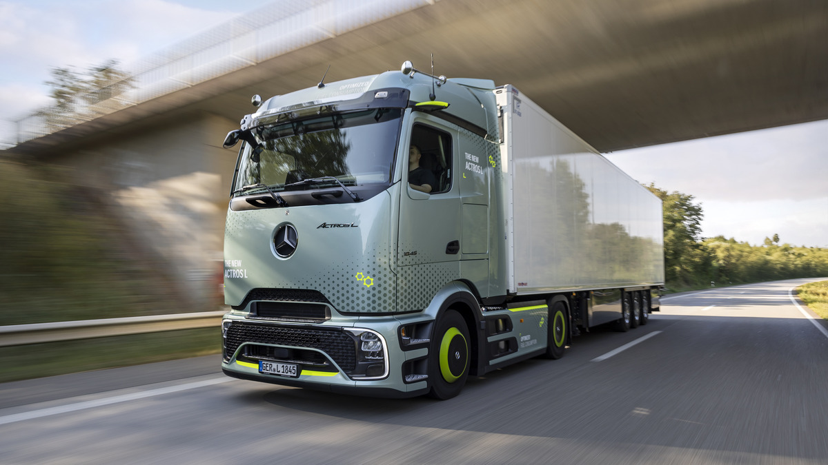 Mercedes-Benz Actros L: cara de elétrico com coração a diesel.