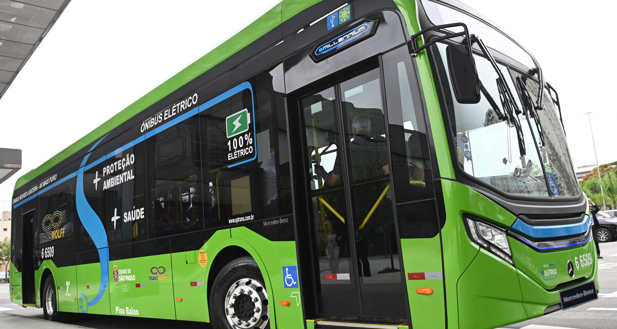 Mercedes-Benz amplia presença em São Paulo com ônibus elétrico