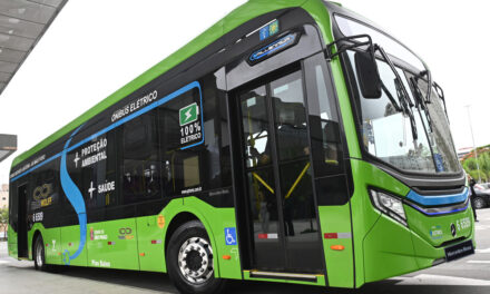 Mercedes-Benz amplia presença em São Paulo com ônibus elétrico