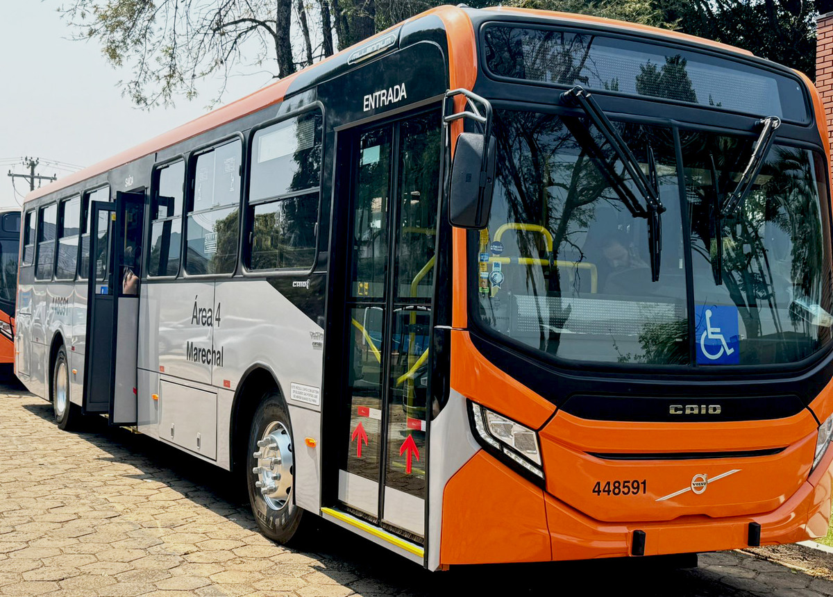 Volvo incrementa frota de ônibus de Brasília