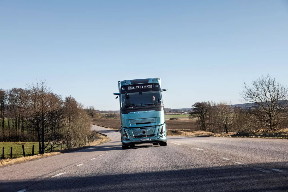 Volvo prepara lançamento de caminhão elétrico com autonomia de 600 km