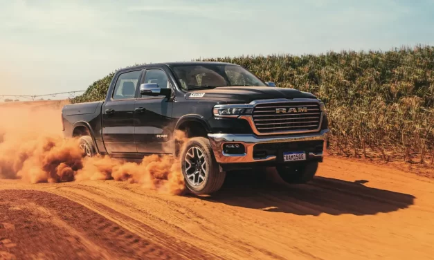 Linha 2025 da RAM 1500 tem motor biturbo e  preços acima de R$ 500 mil