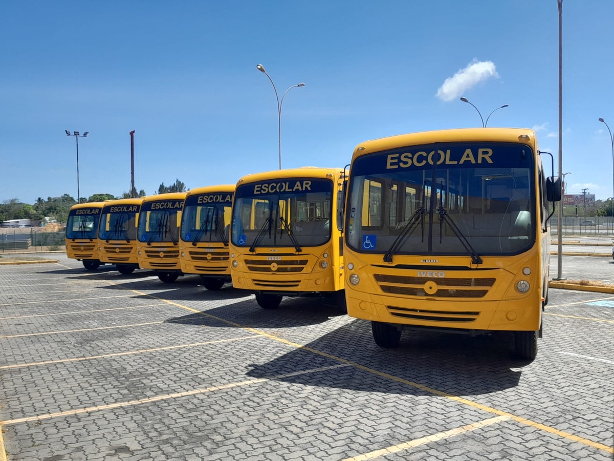 Iveco Bus entrega 253 ônibus do Caminho da Escola para o Ceará