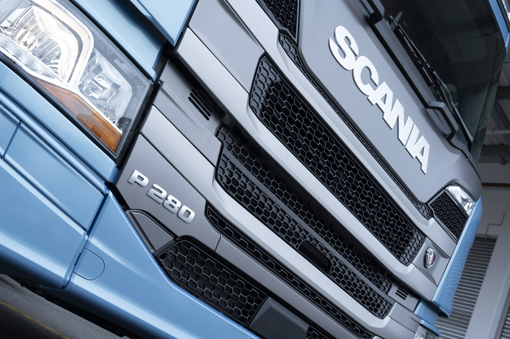 Scania se arma para ofensiva em semipesados