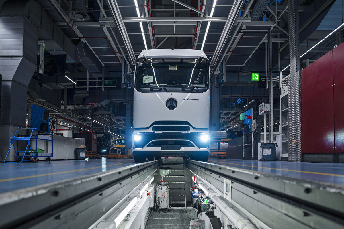 Daimler Truck inicia produção em série do Mercedes-Benz eActros 600