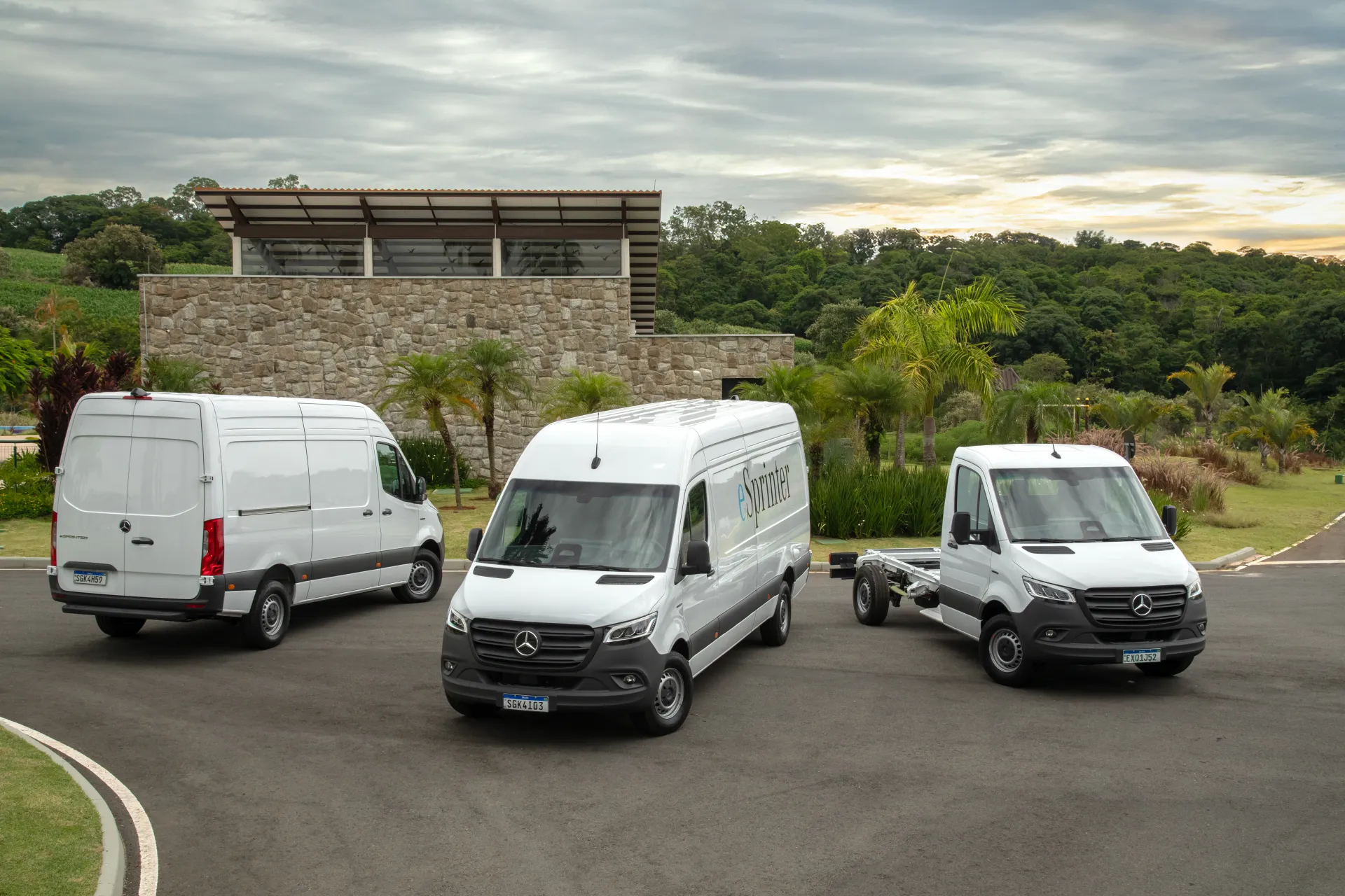 Linha Sprinter elétrica pode rodar até 478 km com uma carga de bateria