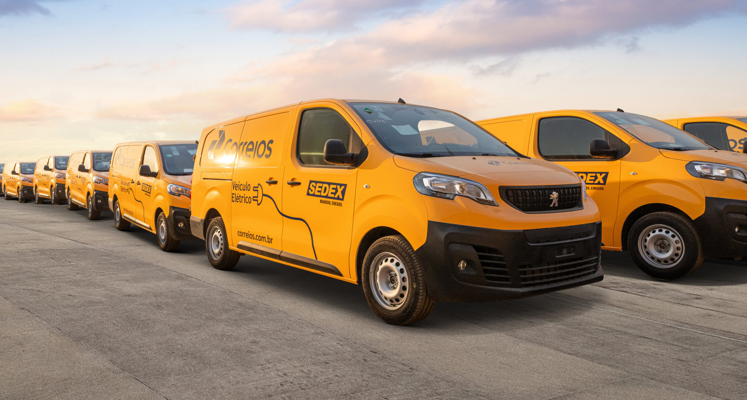 Correios eletrificam frota com Peugeot e-Expert