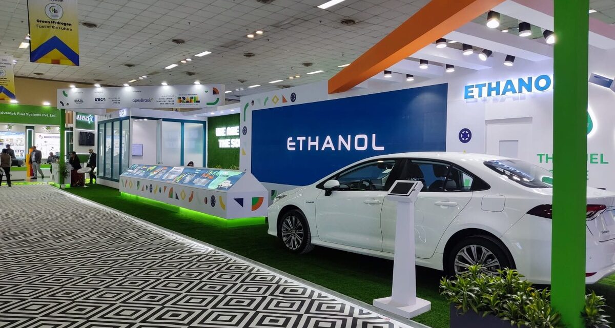 Toyota do Brasil apresenta aos indianos tecnologia híbrido-flex