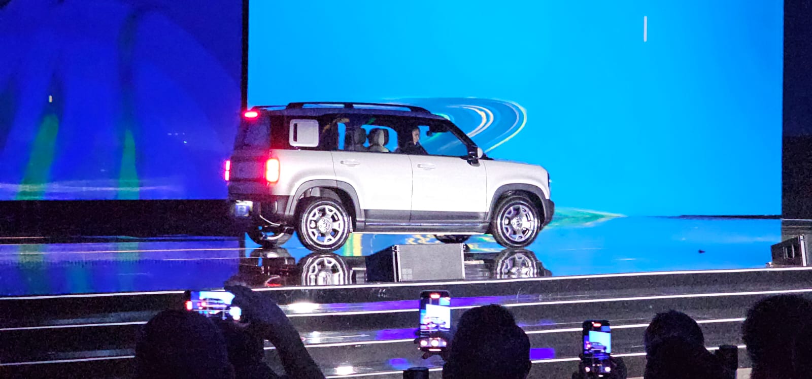 Em aparição relâmpago, elétrico Spark EUV encerra festa de 100 anos da GM