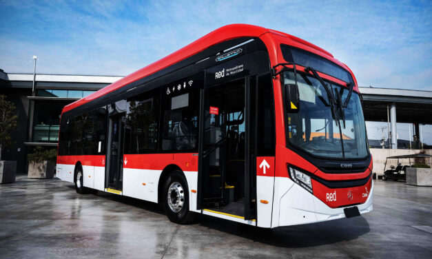 Mercedes-Bens testa ônibus elétrico no Chile