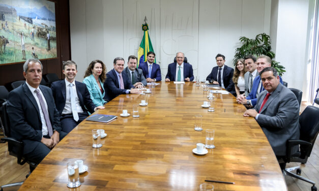 “IPI Verde, o próximo decreto”, garante Alckmin após reunião com a Anfavea